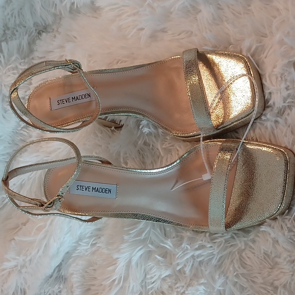 Steve Madden Nicky Open Toe Gold Flare Heel Sandals Size 10 New - Picture 9 of 16